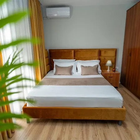 Select 7 Apartament *